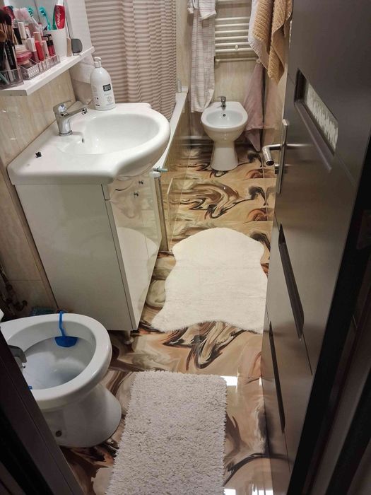 Apartament 3 camere doua băi etajul 1