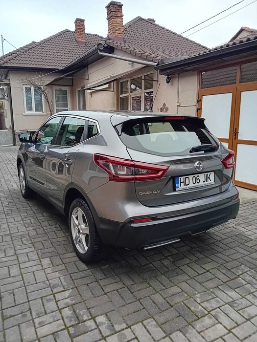 NISSAN QASHQAI 1.3 BENZINĂ, 140 CP, AN FABR. 2020, 77000 km.