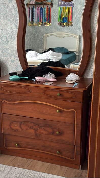 Спальний гарнитур