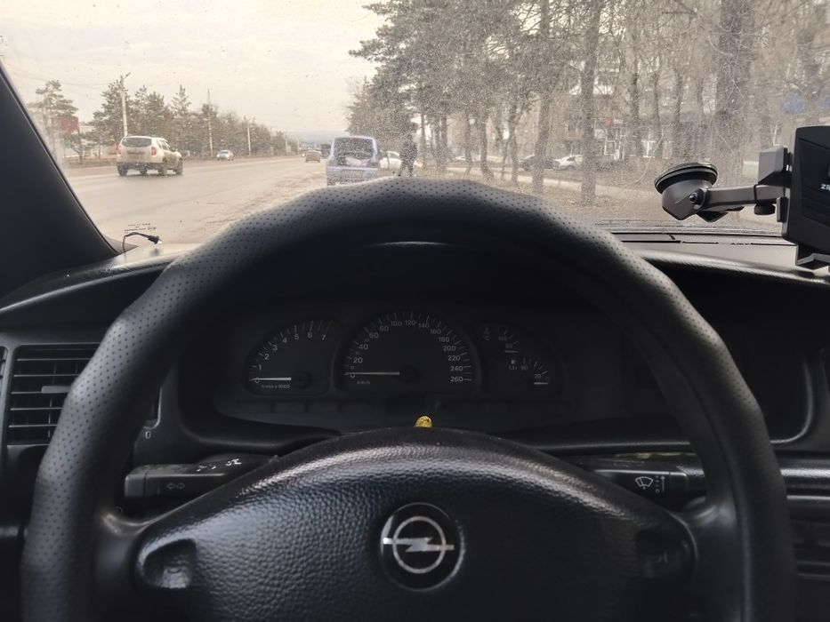 Продам машину Опель вектор б