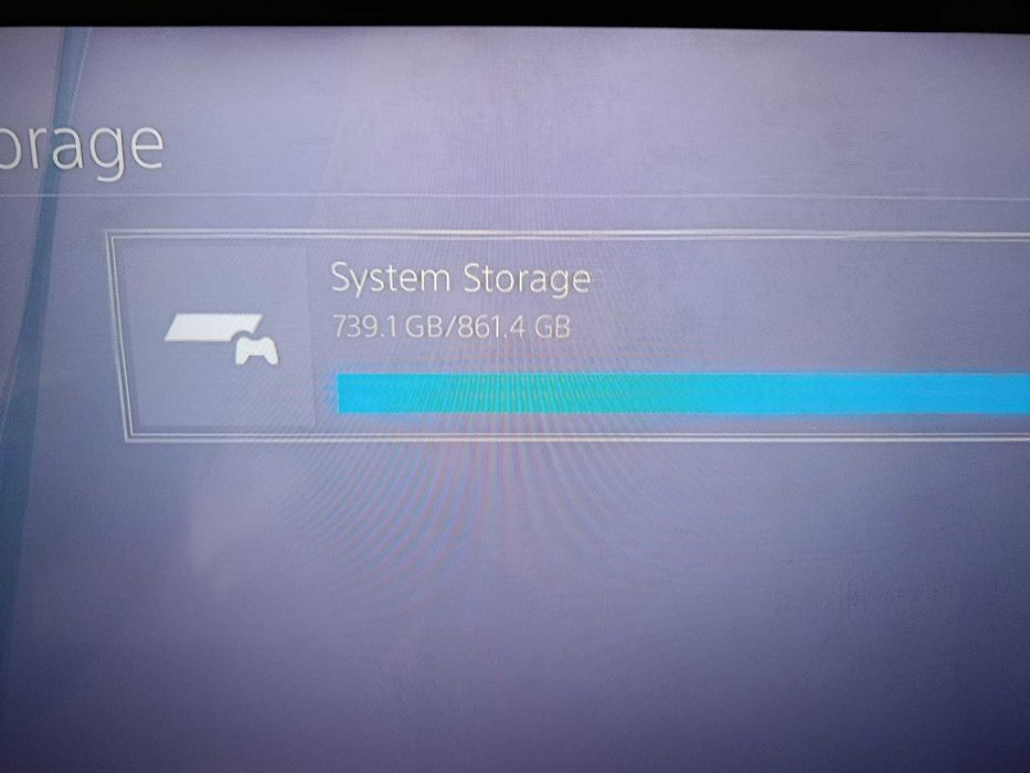 Playstation 4 slim 1tb + 1 джойстик и необходимите кабелите