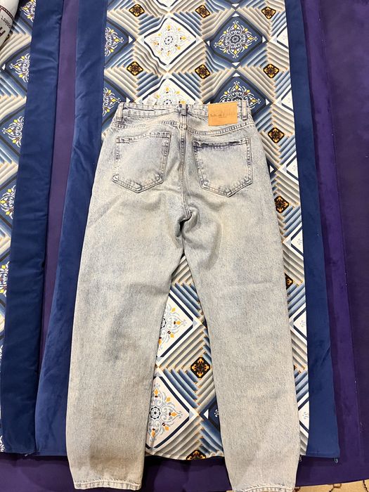 Джинсы и толстовка