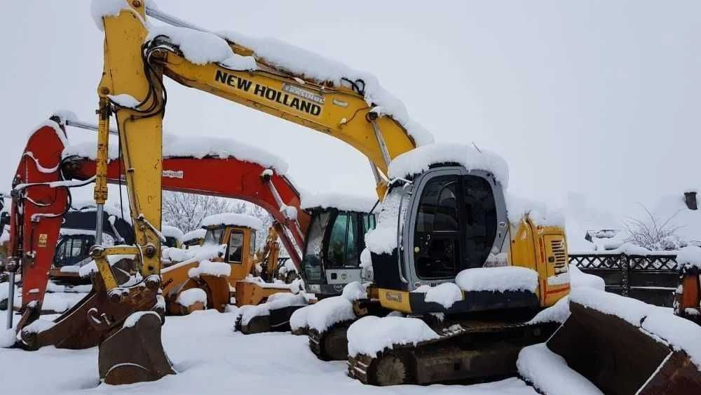 Brat excavator pe senile New Holland E 200SR-1S