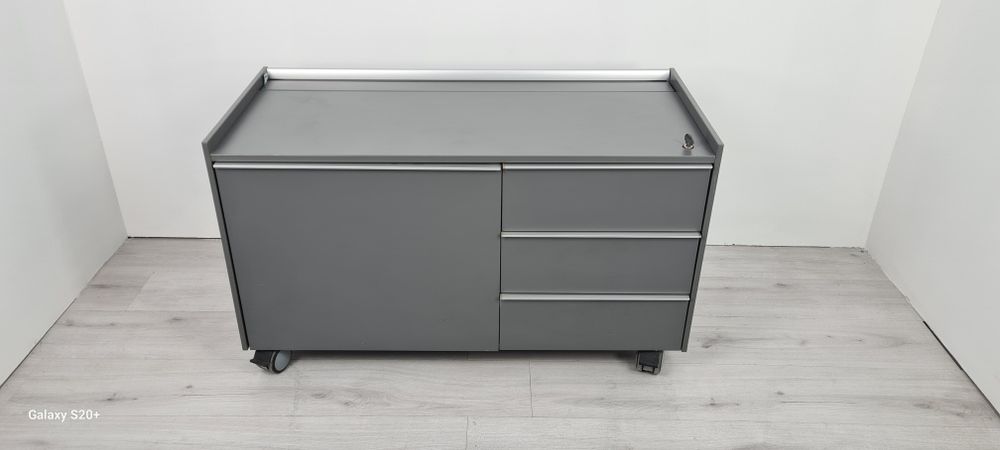 Немски шкаф за конферетни зали поставяне на телевизори обзавеждане