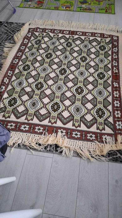 De vânzare fete de masa in chelin. Preț negociabil