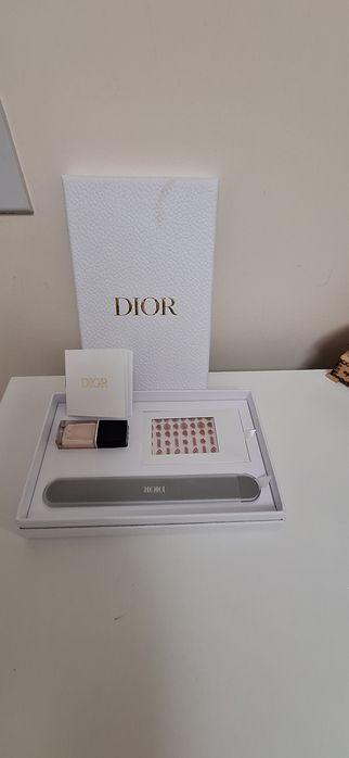 DIOR нов оригинален комплект-лак за нокти, пеличка и стикери
