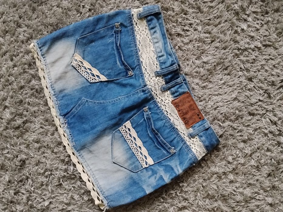 Актуални дамски дрехи