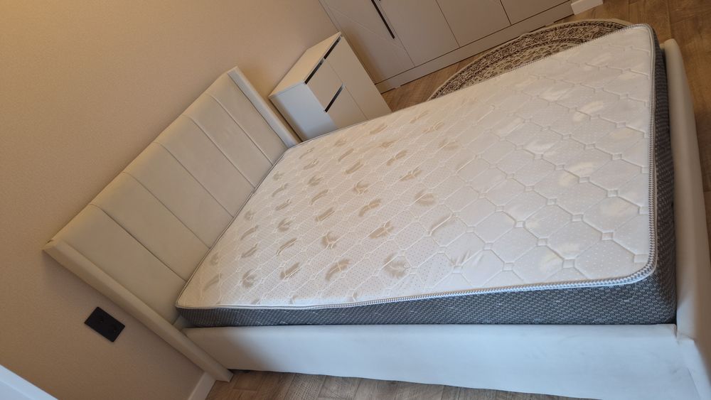 Продаю кровать 120х200