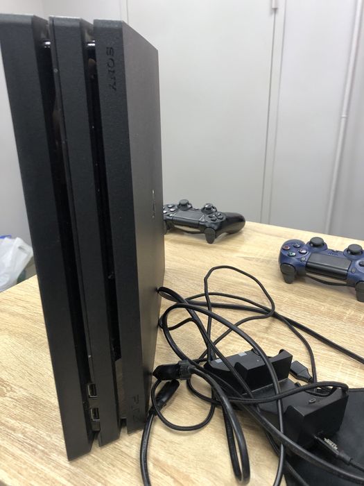 Sony Playstation 4 Pro 1Tb(TM79)