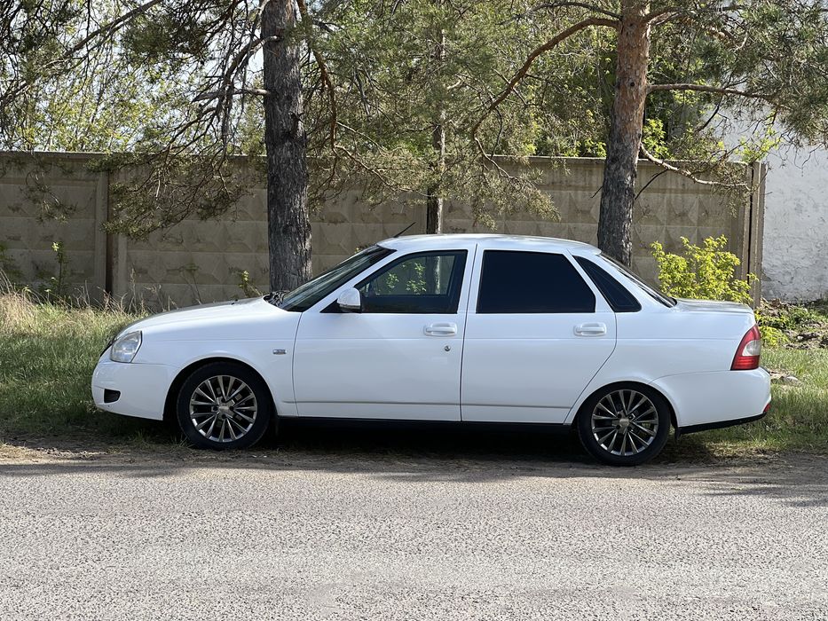 Продам приору 1 срочно