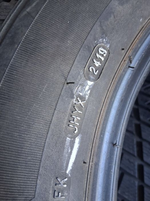 235 60 16 MICHELIN  4броя зимни