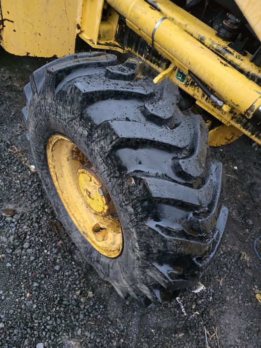 Buldoexcavator Komatsu wb91r