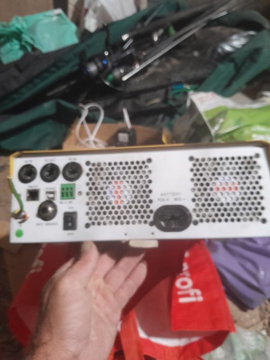 Vand controler pentru panou solar plus 1 pacuri de bateri facute la comanda 5,5kilowati