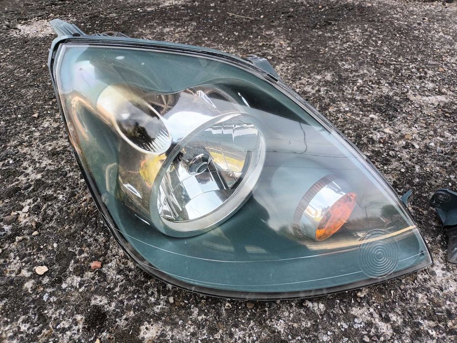 ляв и десен фар за форд фиеста FORD FIESTA V