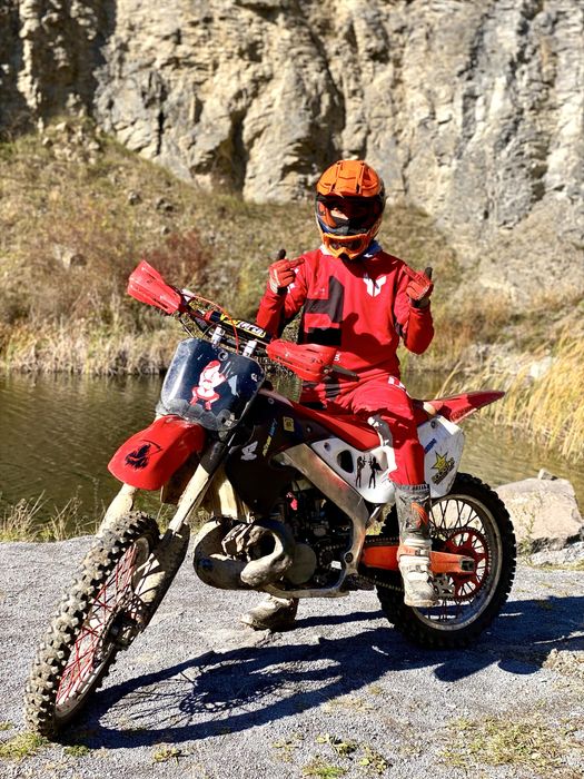 Honda cr 250-2t sau schimb cu un 4t