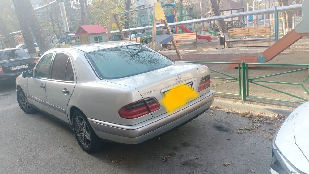 Мерседес 210 лупарик