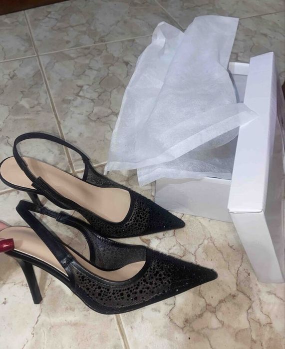 Обувки ток с остър връх