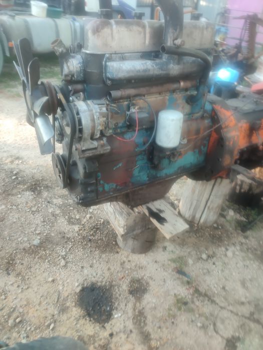 Vând piese tractor U650