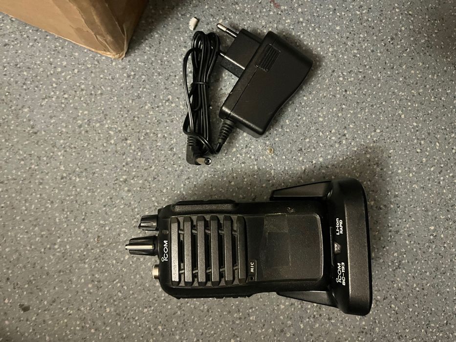 Рация Icom IC-F3003