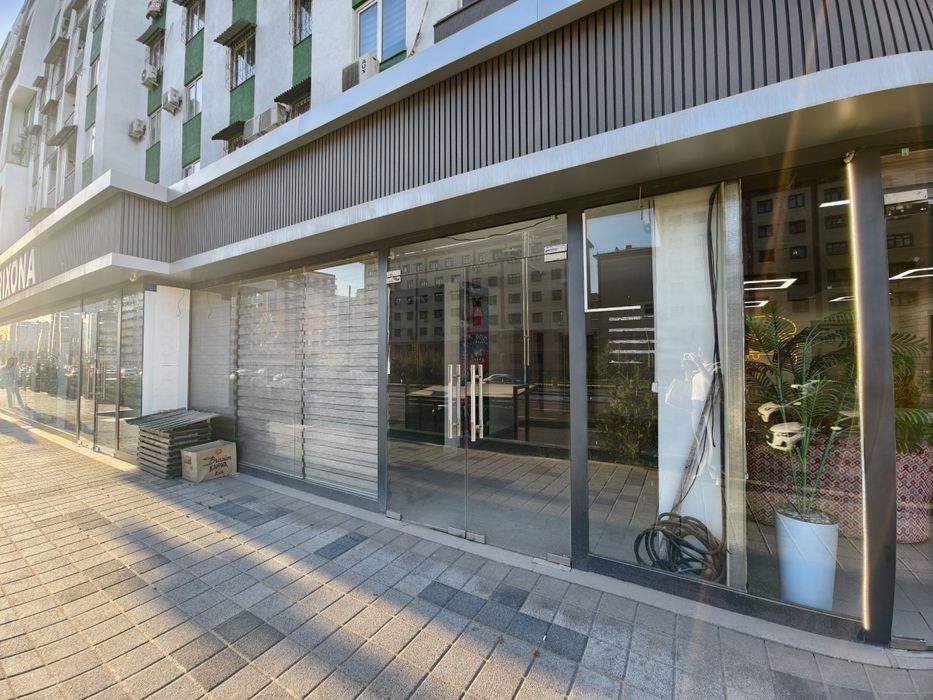 Срочно сдаётся помещение вдоль дороги 54 м² Махтумкули