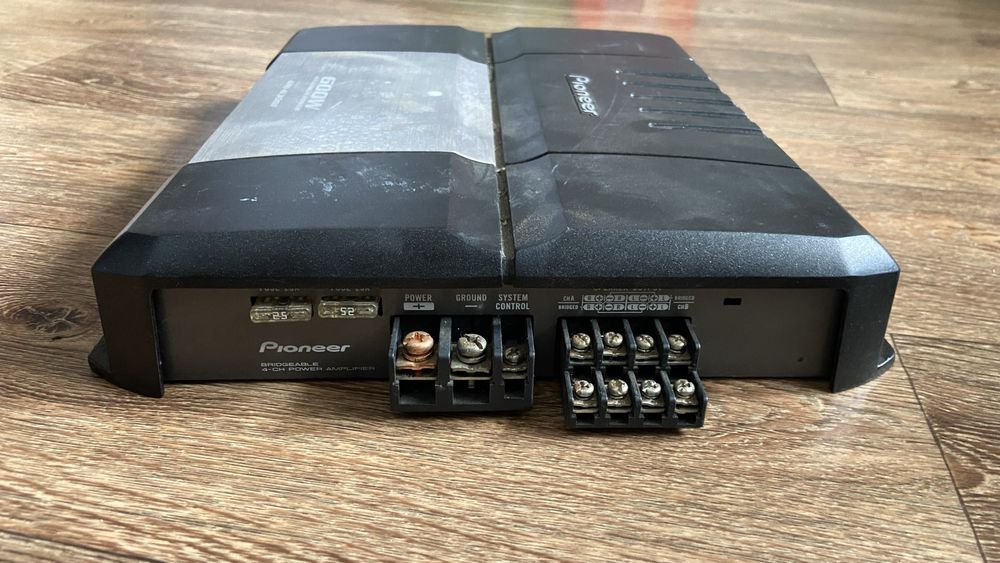 Усилитель продам 600w 200w