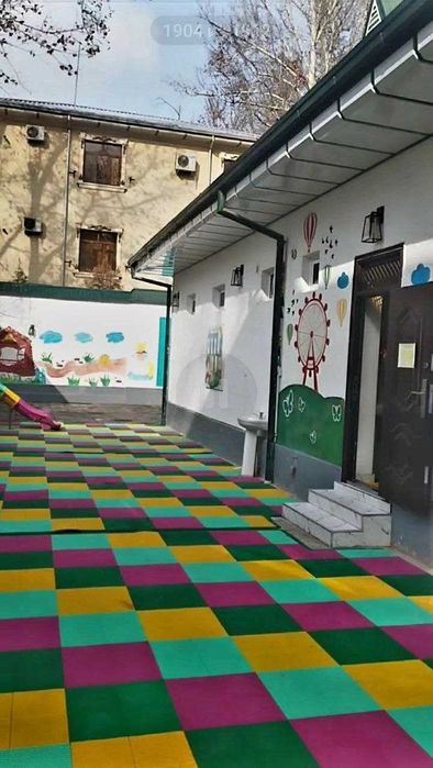 Продаётся офис в Алмазарском районе, действующий как детский сад.