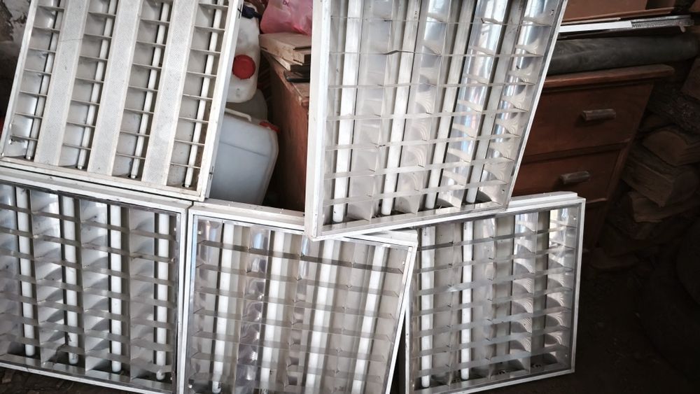 Панел осветително тяло за вграждане. Пет броя.