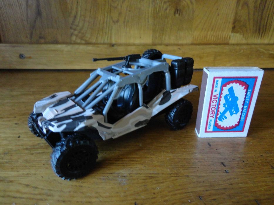 Военный джип (багги) (моделька)