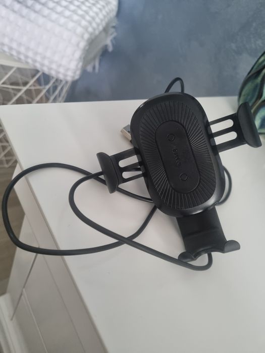 Suport Baseus cu  încărcare wireless