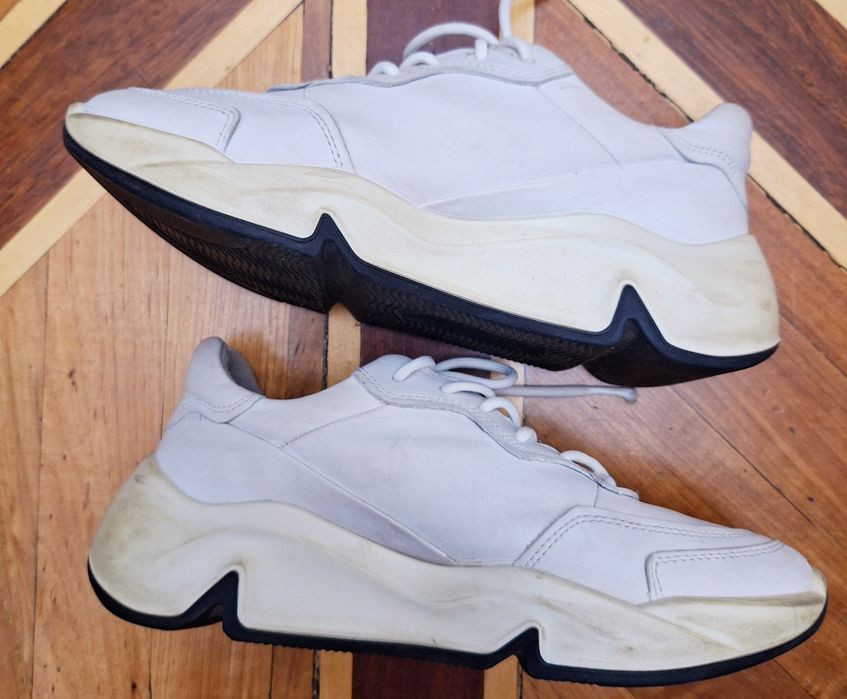 Женские кожаные красовки от фирмы  ECCO CHUNKY SNEAKER на размер 36