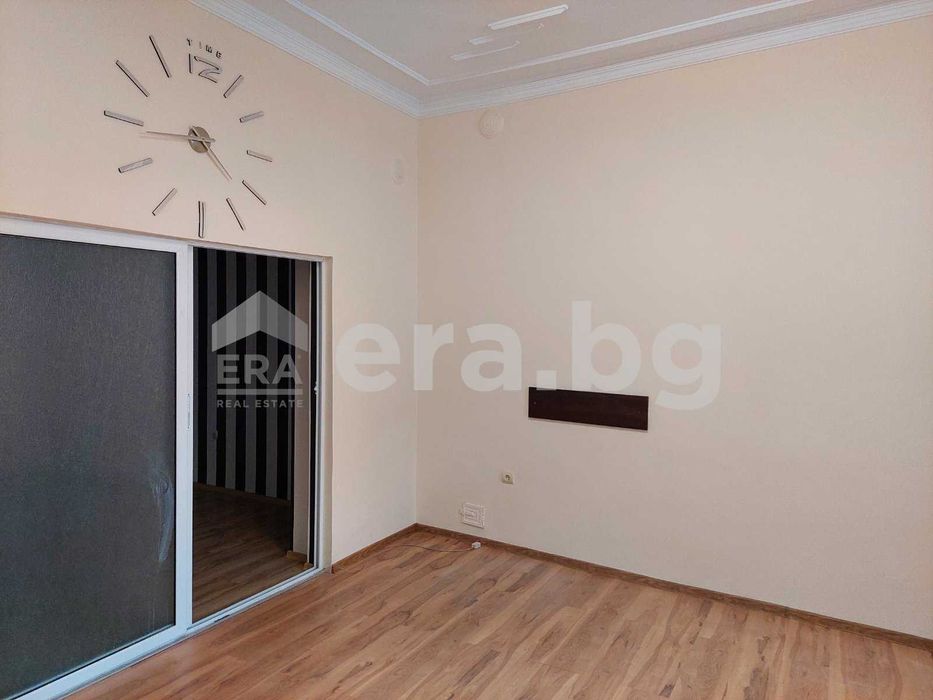 Дава се под наем Офис в Варна, Център - 75 кв.м за 700 € - Снимка #2