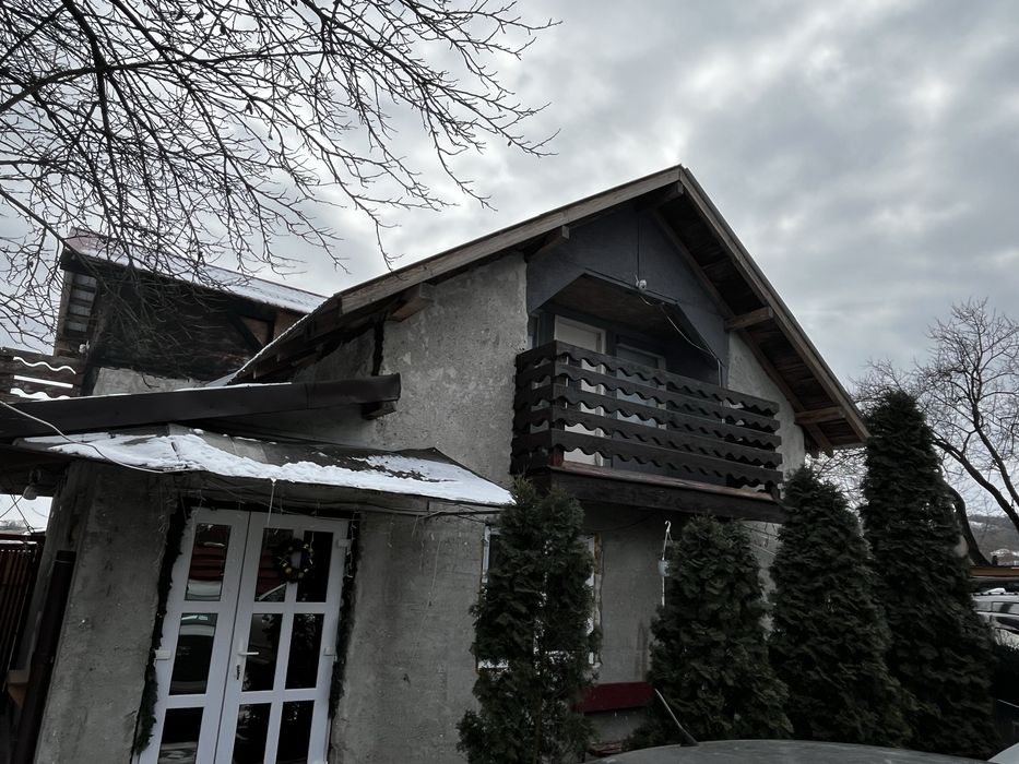 Vand casa cu teren. Pret:90.000€