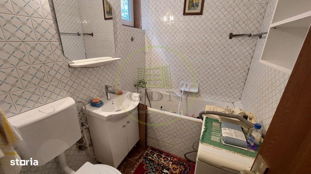 Apartament 3 camere, etajul 2, Cartier Garii, zona Piata
