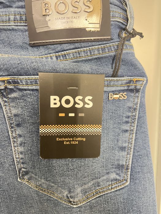 Уникален нов модел на Hugo Boss.Налична пълна серия размер от 32 до 40