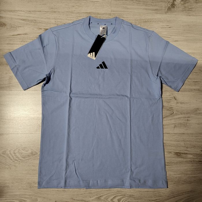 Tricou Adidas, mărime L, nou cu etichetă