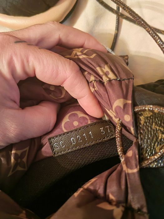 Ghetute louise vuitton