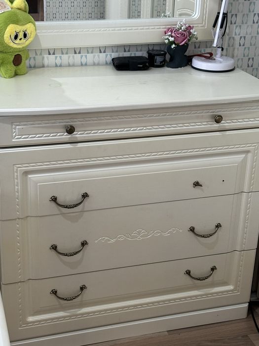 Продам,спальный гарнитур