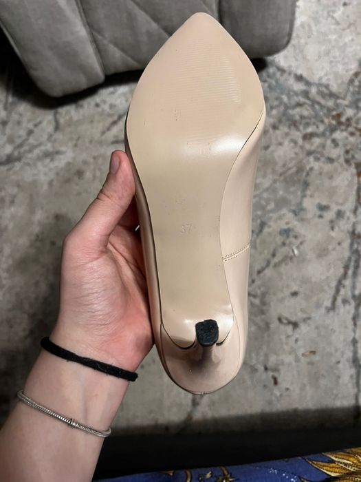 Продам женские туфли