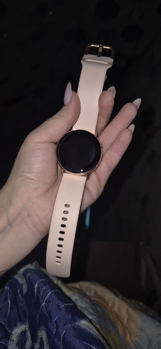 Смарт часы Samsung Watch Active