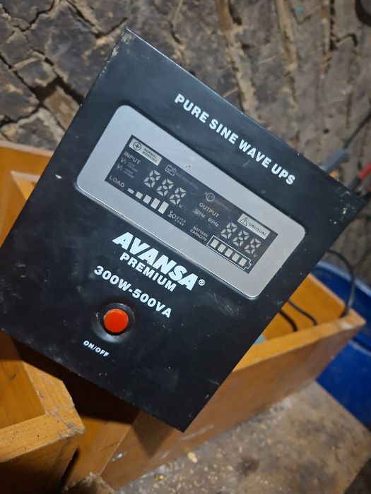 Vând UPS centrala termica Avansa, 300 W, 500 VA, 230 V / 12 V, unda si