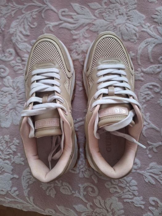 Маратонки GUESS 41номер