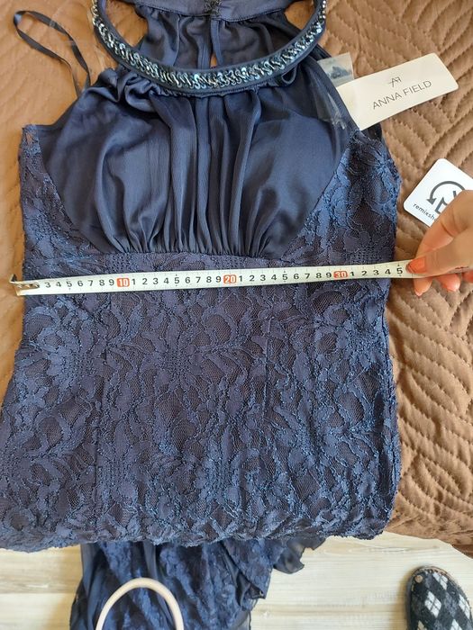 Тъмносиня дантелена дълга рокля