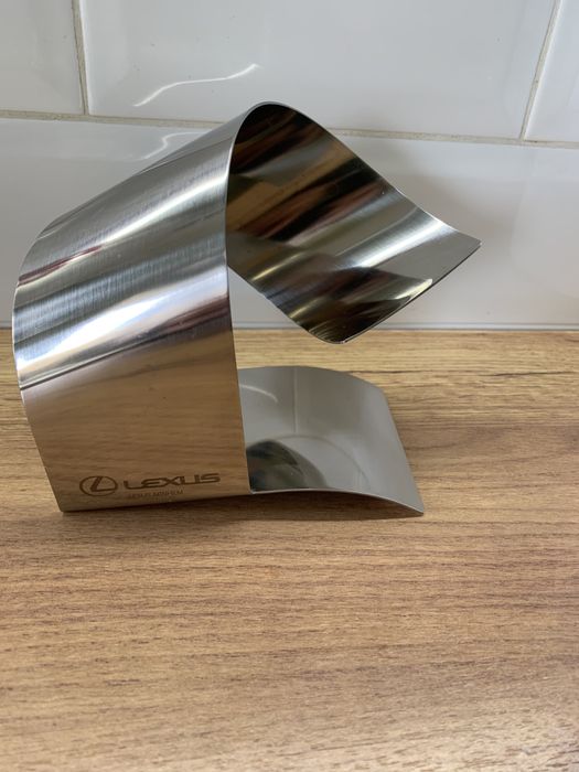 Поставка за бутилка Lexus