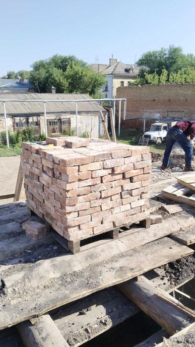 Продам красный кирпич б у