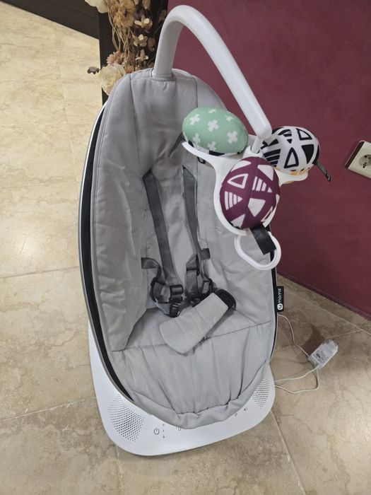 Електрическа бебешка люлка mamaRoo 5.0, сива