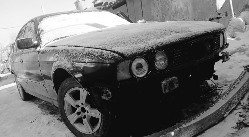 Продам запчасти на бмв е 34