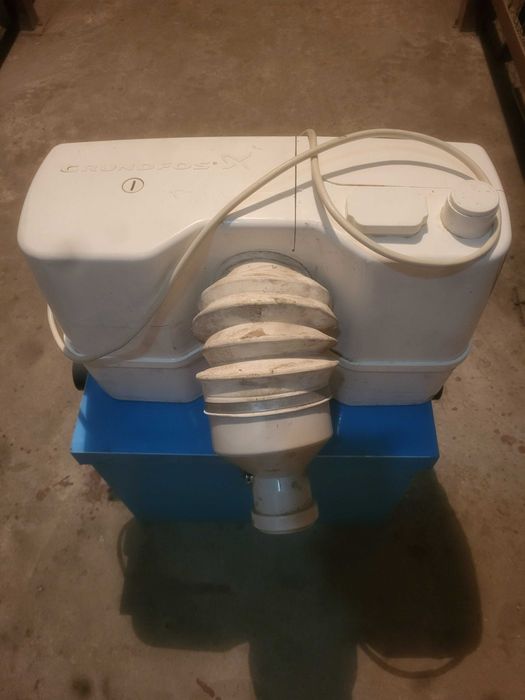 Канализационный насос Grundfos SOLOLIFT2WC-3 для унитаза,душа,раковины