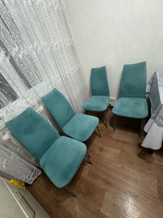 Продам стол и стулья