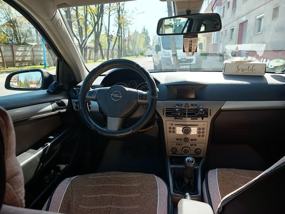 Opel Astra H Caravan 1.6 Twinport – Dotări Premium, Navigație, Pilot Automat – Stare Îngrijită