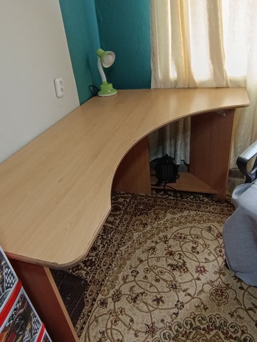 Продам детский гарнитур с кроватью и матрасом.